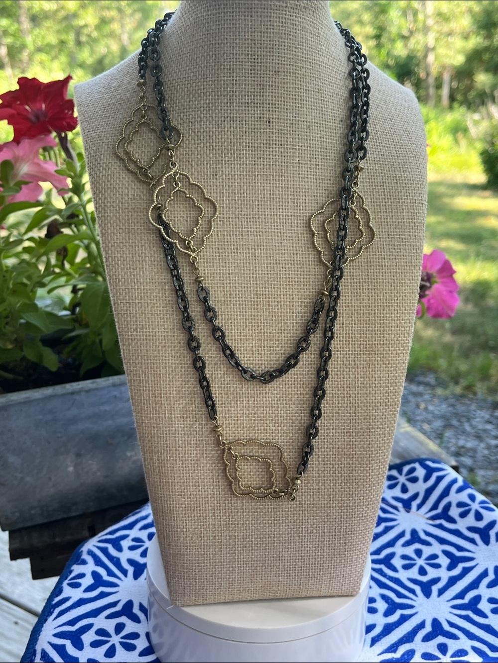 Cookie Lee Vintage Black/ Gold Metal Necklace Geometric Link Necklace 40"